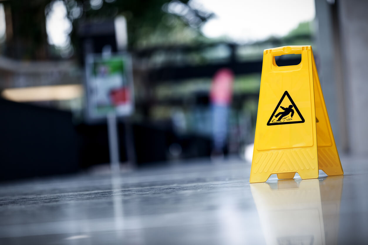 slip and fall sign, premises liability